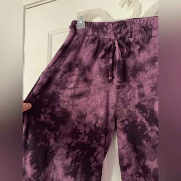 Cropped Top & Joggers Matching Set | Size Small | Shades of Purple 💜🖤 - Picture 8 of 15